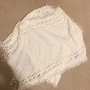 NWOT Ganz Fringe Shawl